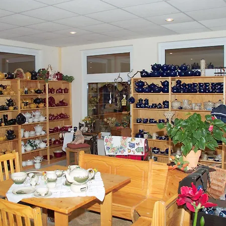 Bed and breakfast Keramik 3*